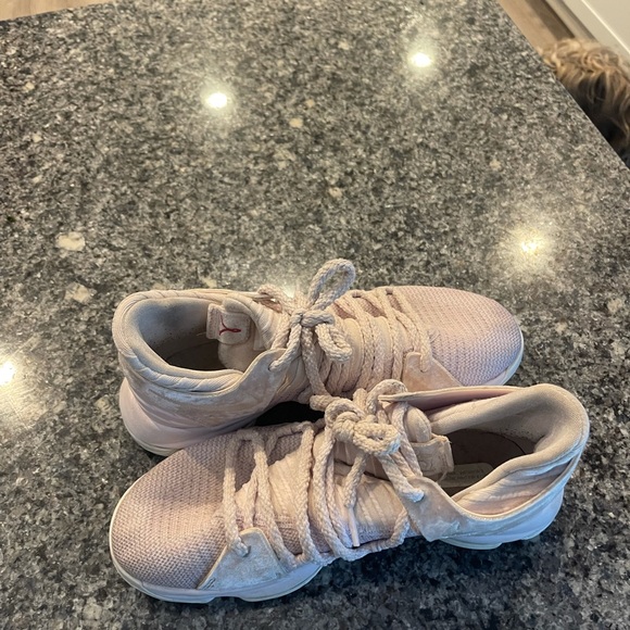 KD 10 Aunt Pearl - Picture 2 of 3